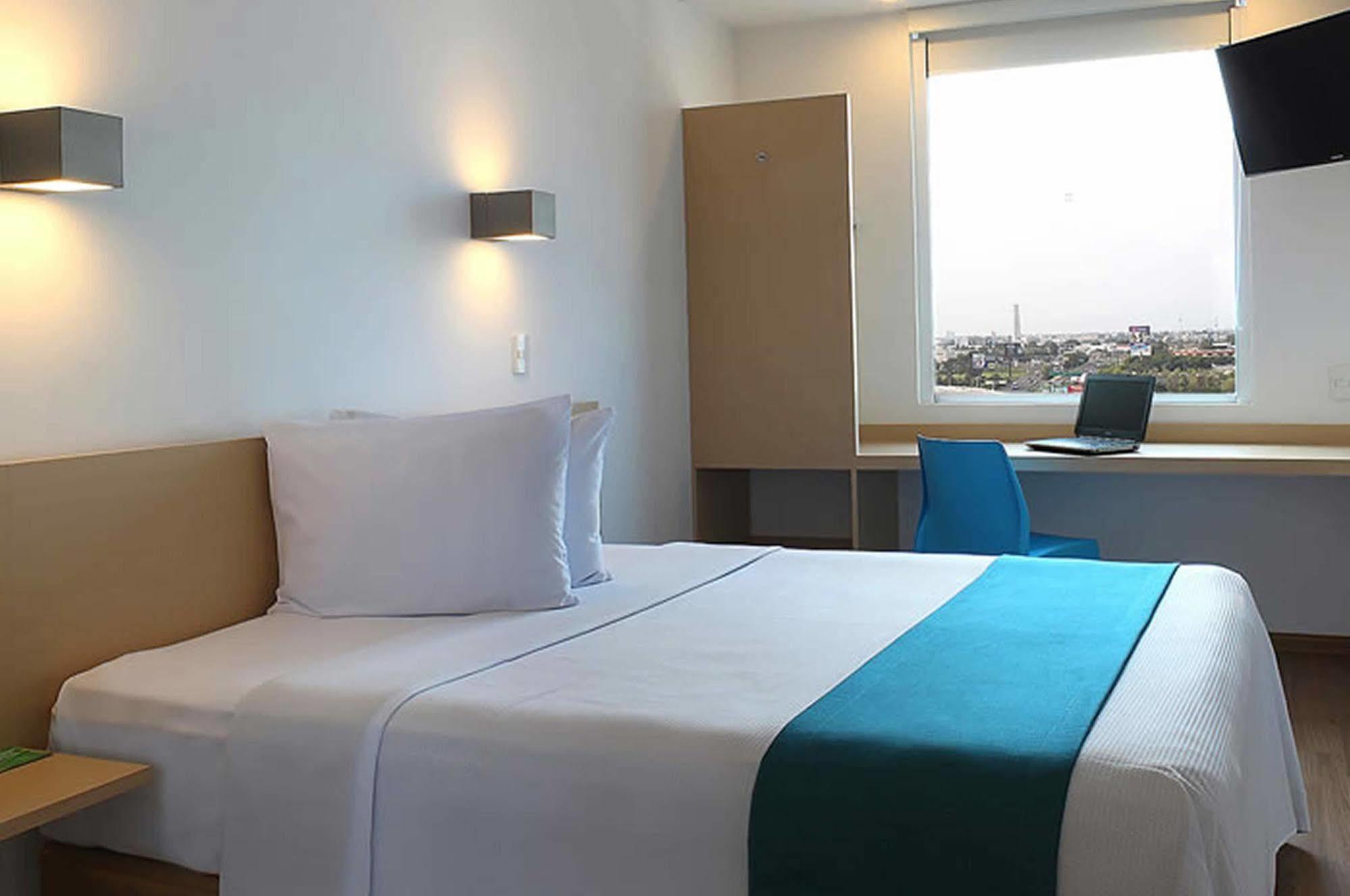 One Ciudad De Mexico Patriotismo Hotel Kültér fotó